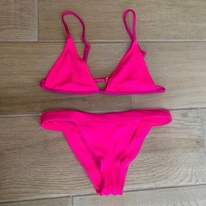 Frankie’s Heart throb hot pink bikini set